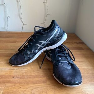 ASICS Cross Training shoe